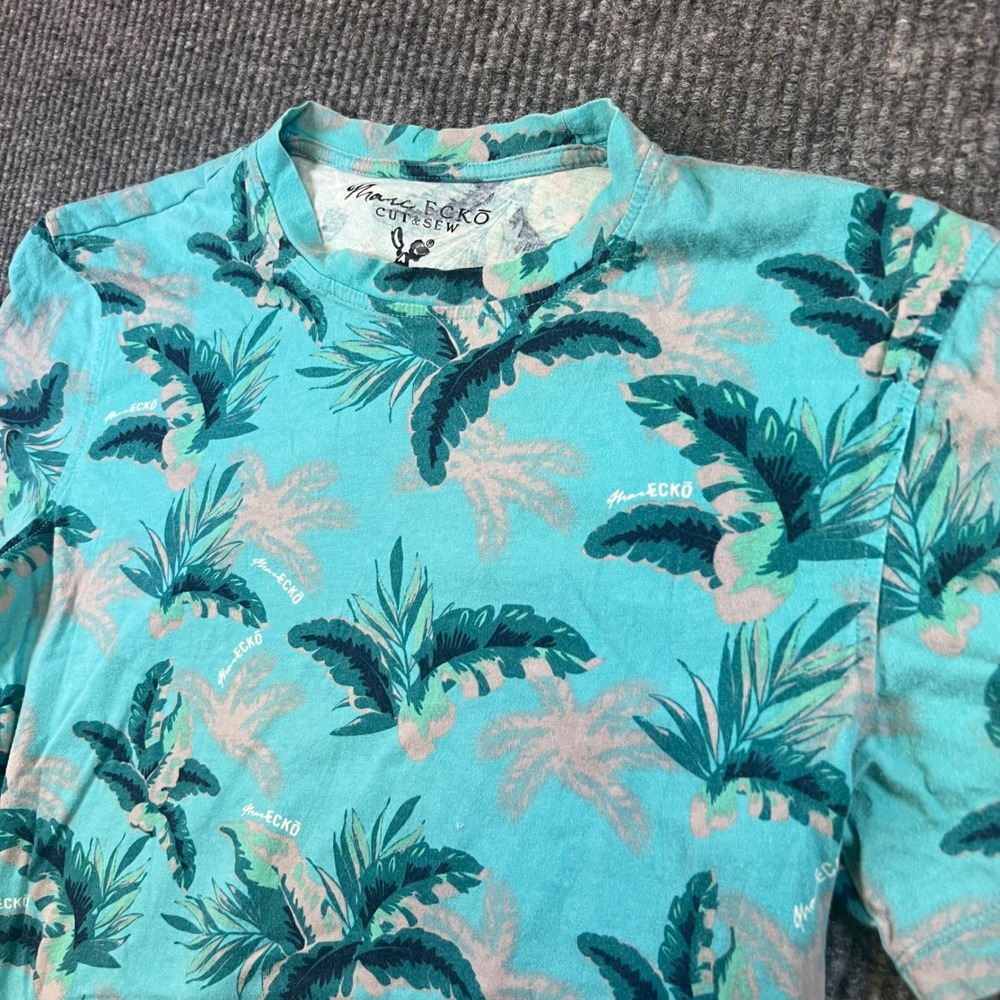 Marc Ecko Cut & Sew Floral Print Short‎ Sleeve T-Shirt - Men's Small